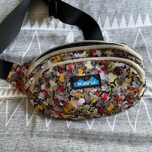 Kavu Fanny pack bag floral